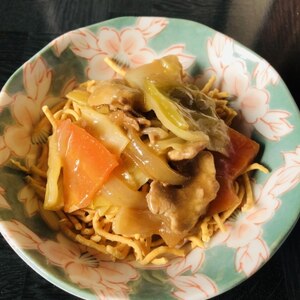 豚こまとキャベツとにんじんで　皿うどん